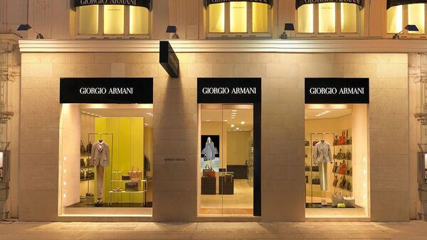 Una tienda de Giorgio Armani - Sputnik Mundo