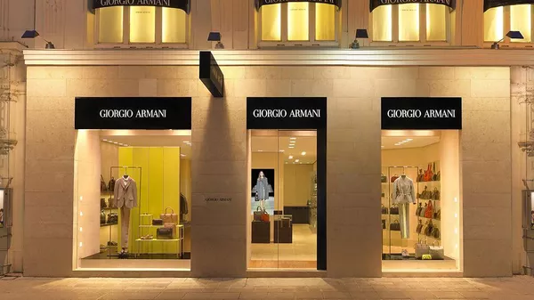 Una tienda de Giorgio Armani - Sputnik Mundo