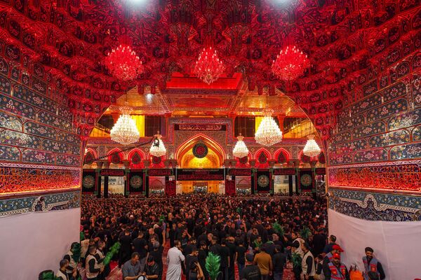 Musulmanes chiíes celebran el mes de muharram en la ciudad iraquí de Kerbala. - Sputnik Mundo