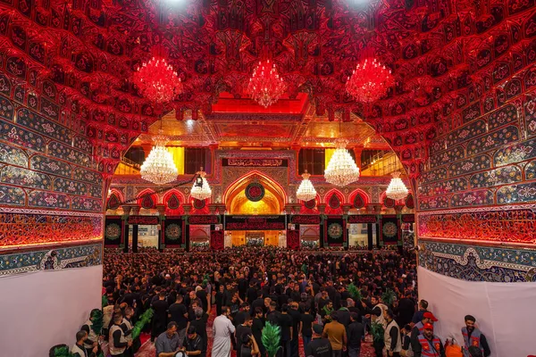 Musulmanes chiíes celebran el mes de muharram en la ciudad iraquí de Kerbala. Musulmanes chiíes celebran el mes de muharram en la ciudad iraquí de Kerbala. - Sputnik Mundo