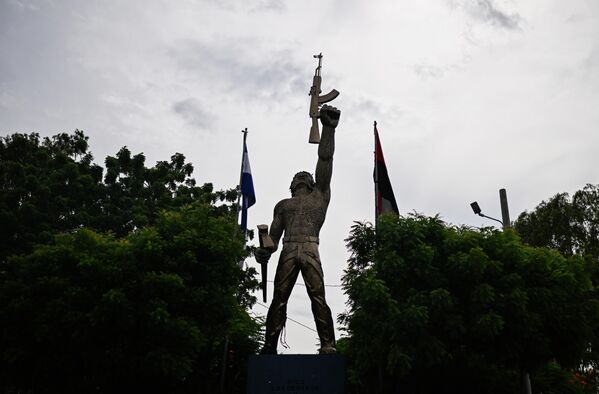 En la foto: el monumento al Combatiente Popular en Managua. - Sputnik Mundo