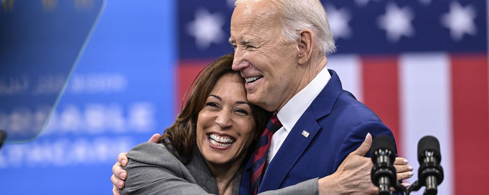 La vicepresidenta de EEUU, Kamala Harris, y presidente de EEUU, Joe Biden - Sputnik Mundo, 1920, 06.11.2024