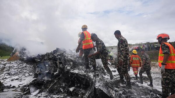 El accidente de avión en el aeropuerto de Katmandú - Sputnik Mundo