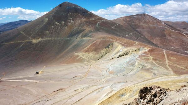 Argentina apuesta a construir una de las minas de cobre más grandes del mundo - Sputnik Mundo