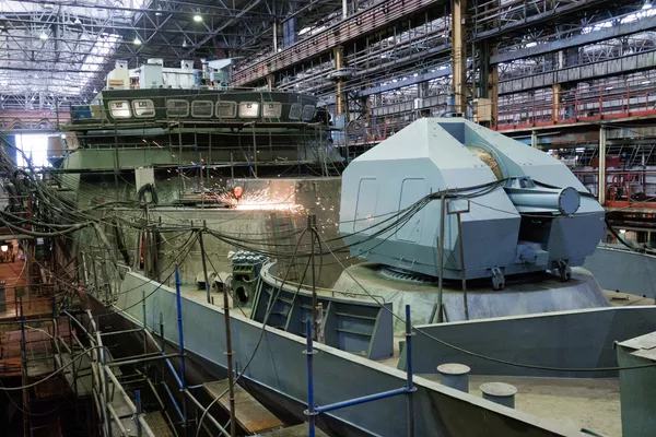 El astillero Amur es la mayor empresa de construcción naval de Lejano Oriente de Rusia, puesta en marcha en 1936. Produce buques militares y civiles. - Sputnik Mundo