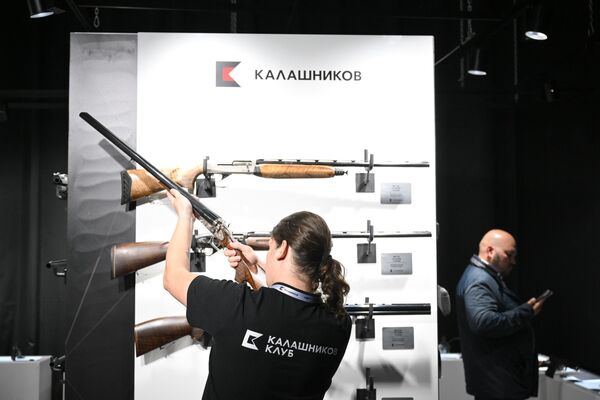 Exposición del consorcio Kalashnikov, que forma parte de la corporación estatal rusa Rostec, en el Foro Army 2024. - Sputnik Mundo