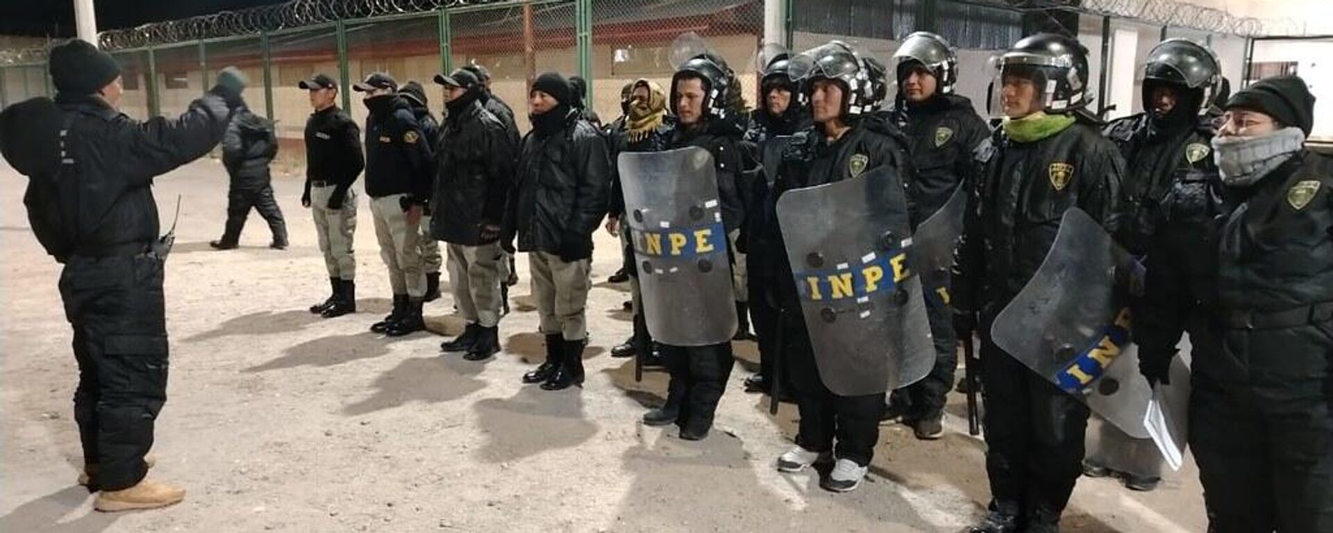 Elementos del Instituto Nacional Penitenciario de Perú durante un megaoperativo en cárceles del país andino (imagen referencial)  - Sputnik Mundo, 1920, 19.08.2024