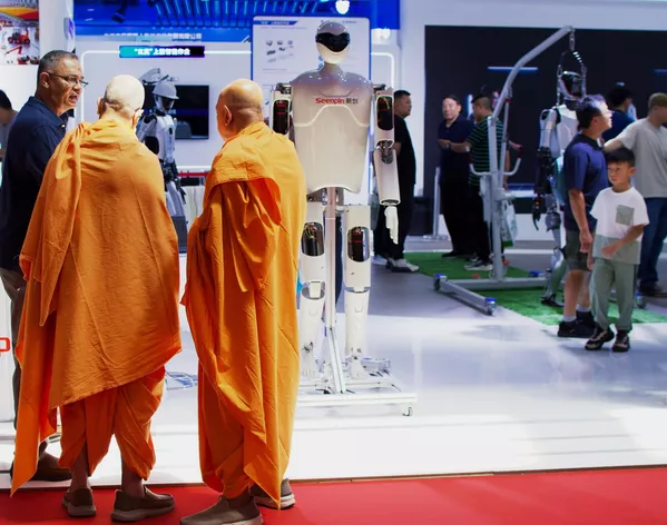 Visitantes de la Conferencia Mundial de Robots 2024. Visitantes de la Conferencia Mundial de Robots 2024. - Sputnik Mundo
