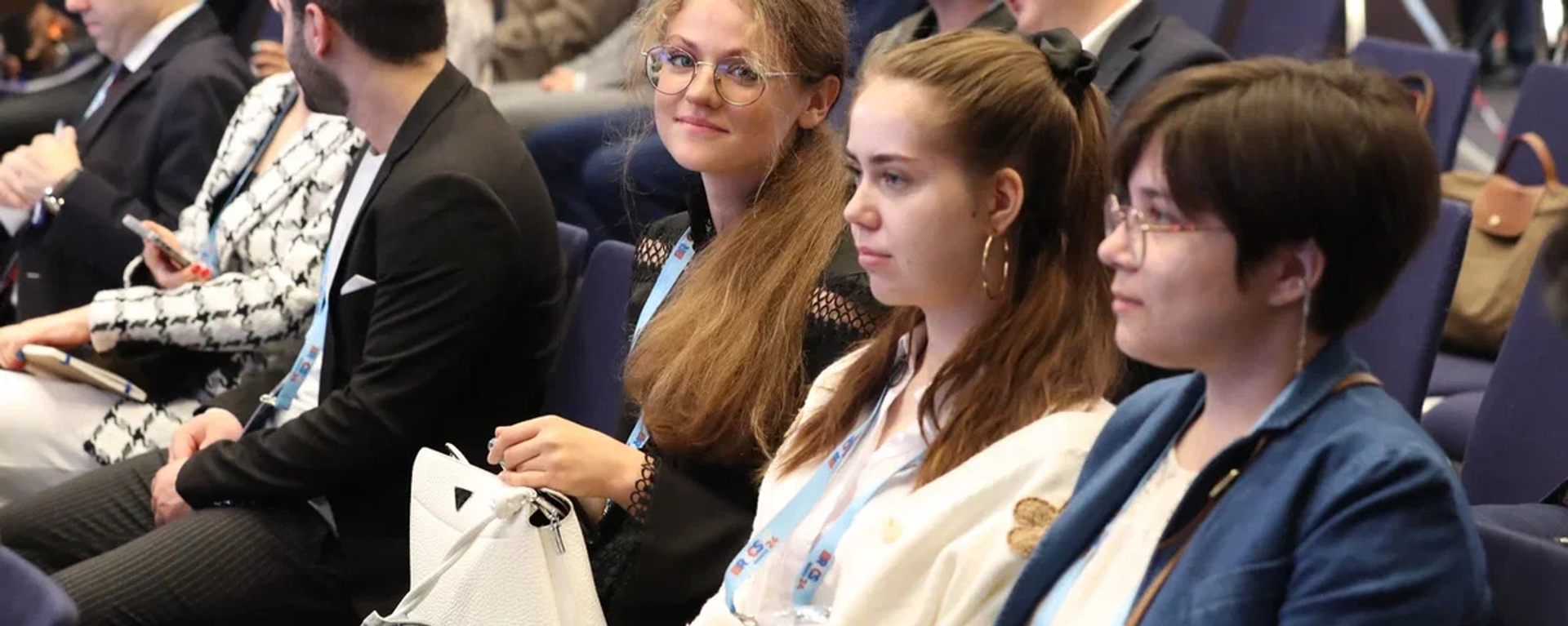 Participantes en el Foro de Jóvenes Diplomáticos de los BRICS+  - Sputnik Mundo, 1920, 29.08.2024