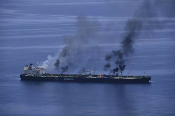 Пожары на борту нефтяного танкера Сунион в Красном море Пожары на борту нефтяного танкера Сунион в Красном море