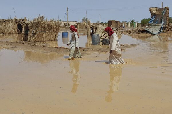 Las consecuencias de las inundaciones en la ciudad sudanesa de Meroe. - Sputnik Mundo