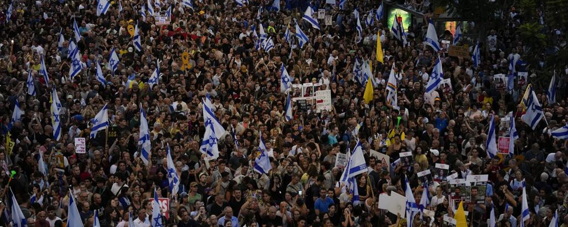 Las calles de Tel Aviv lucen llenas durante las marchas para exigir un acuerdo con Hamás  - Sputnik Mundo, 1920, 01.09.2024