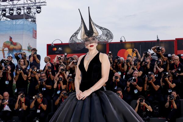 Lady Gaga durante el 81.º Festival de Cine de Venecia, en Italia. - Sputnik Mundo