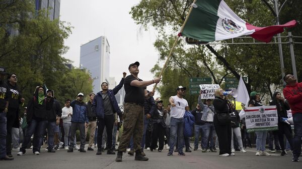 Protesta en México contra la reforma judicial - Sputnik Mundo