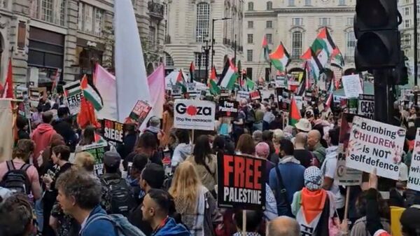 Manifestación en Londres a favor de Palestina - Sputnik Mundo