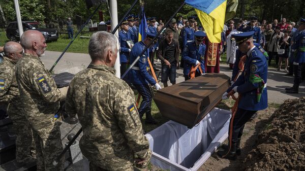 Funerales de un soldado ucraniano - Sputnik Mundo