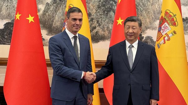 Pedro Sánchez y Xi Jinping en Pekín - Sputnik Mundo