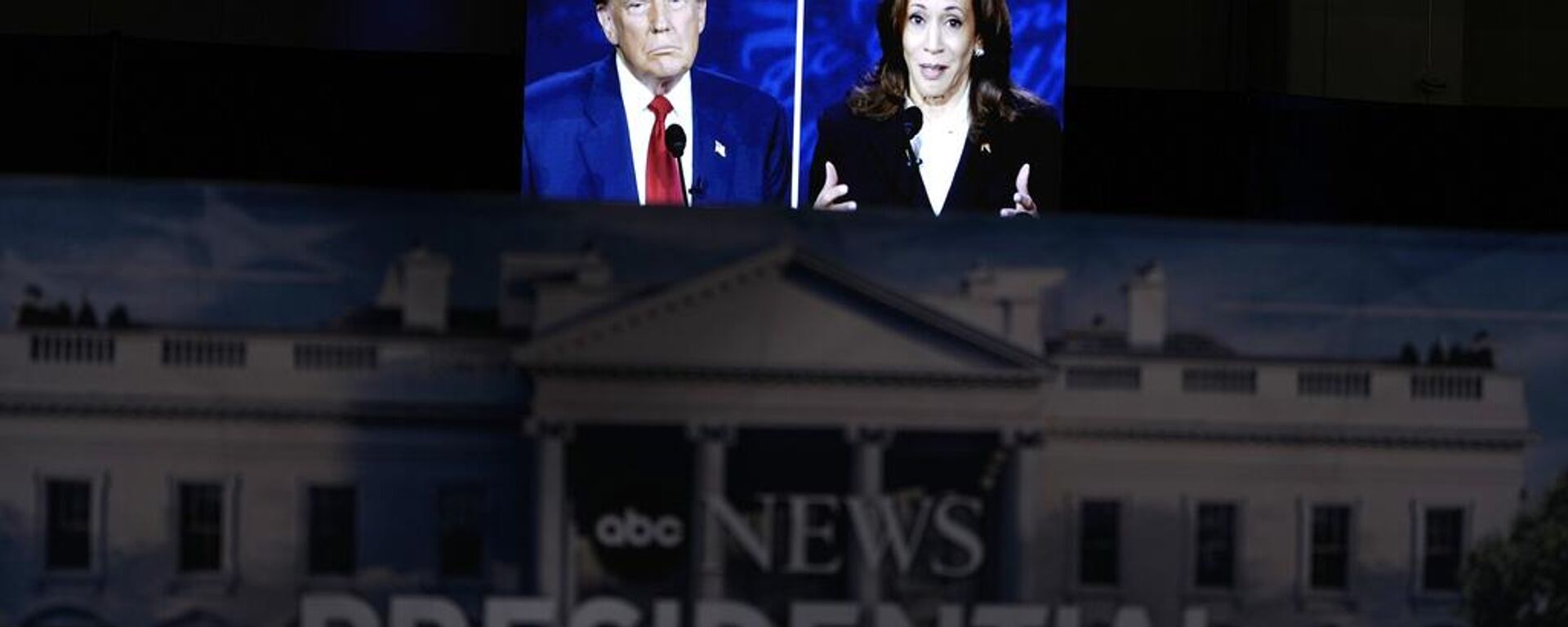 Un debate presidencial entre el candidato presidencial republicano, el expresidente Donald Trump, y la candidata presidencial demócrata, la vicepresidenta Kamala Harris, el martes 10 de septiembre de 2024, en Filadelfia. - Sputnik Mundo, 1920, 12.09.2024