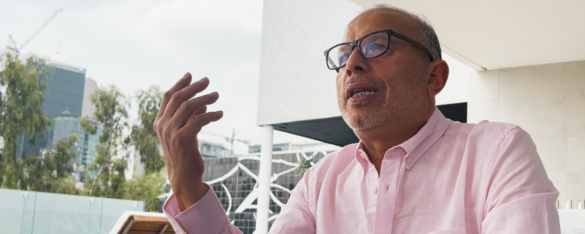 El periodista y escritor peruano Hugo Coya. - Sputnik Mundo, 1920, 14.09.2024