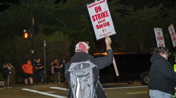 Trabajadores de Boeing inician huelga  - Sputnik Mundo