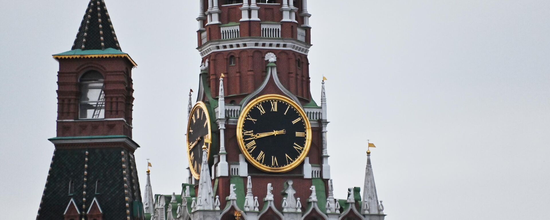 La Torre Spásskaya del Kremlin de Moscú - Sputnik Mundo, 1920, 26.11.2024