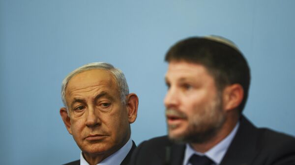 Benjamín Netanyahu y Bezalel Smotrich - Sputnik Mundo