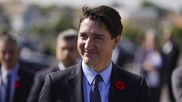 El primer ministro canadiense, Justin Trudeau, antes de la ceremonia del Gobierno de Canadá para conmemorar el 80 aniversario del Día D, en Juno Beach en Courseulles-sur-Mer, Normandía, Francia, jueves 6 de junio de 2024.  - Sputnik Mundo