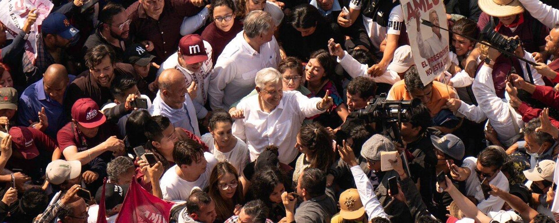 Andrés Manuel López Obrador durante una manifestación en apoyo a la agenda legislativa de la Cuarta Transformación  - Sputnik Mundo, 1920, 02.10.2024