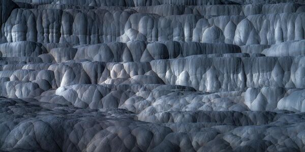 Nominación: TOP 50 Paisajes Naturales AbiertosAutor: Gokhan Sut (Turquía)Obra: Travertinos de Pamukkale, Denizli, Turquía - Sputnik Mundo