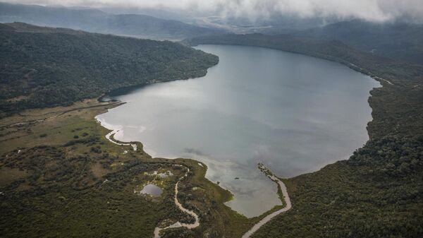 La laguna de Chingaza en el páramo del Parque Nacional Natural Chingaza, Colombia, el martes 19 de marzo de 2024, la principal fuente de agua para millones de residentes en la ciudad capital de Bogotá - Sputnik Mundo