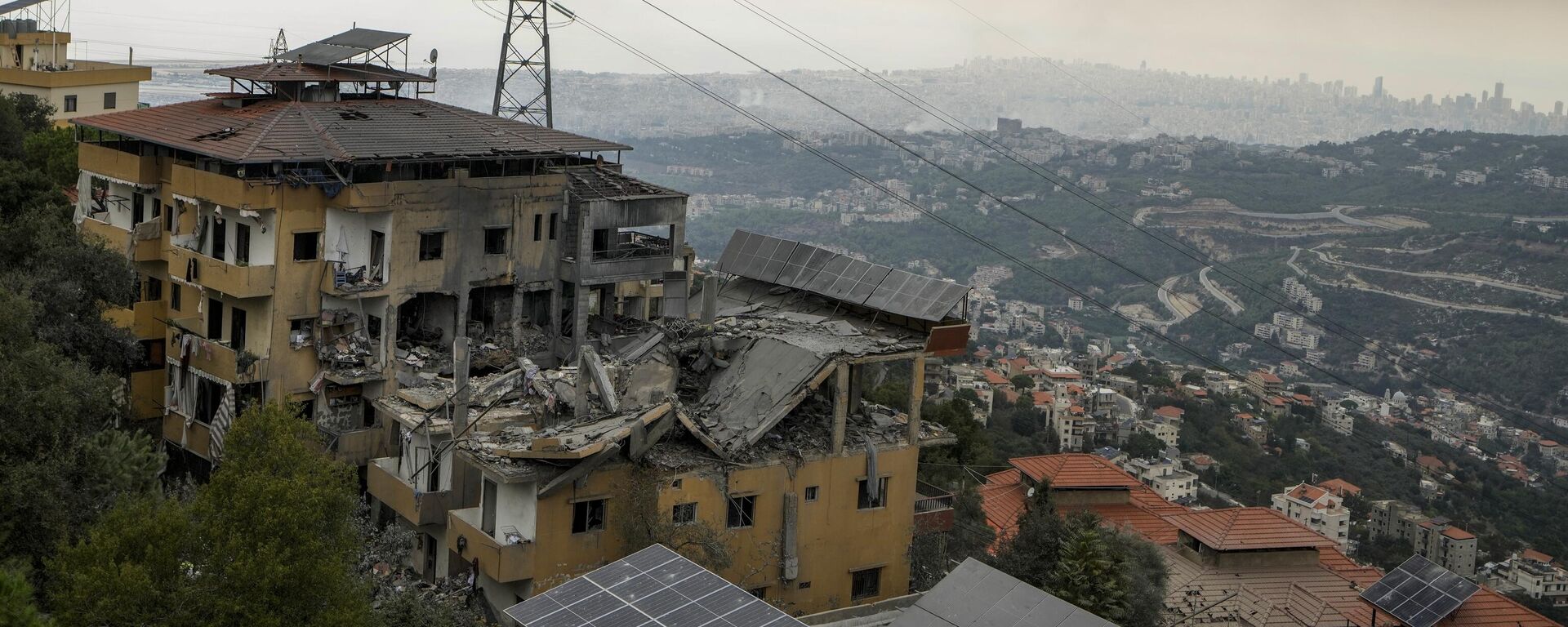 Edificios destruidos tras los ataques aéreos israelíes en el sureste de Beirut, Líbano, el 7 de octubre de 2024 - Sputnik Mundo, 1920, 20.10.2024