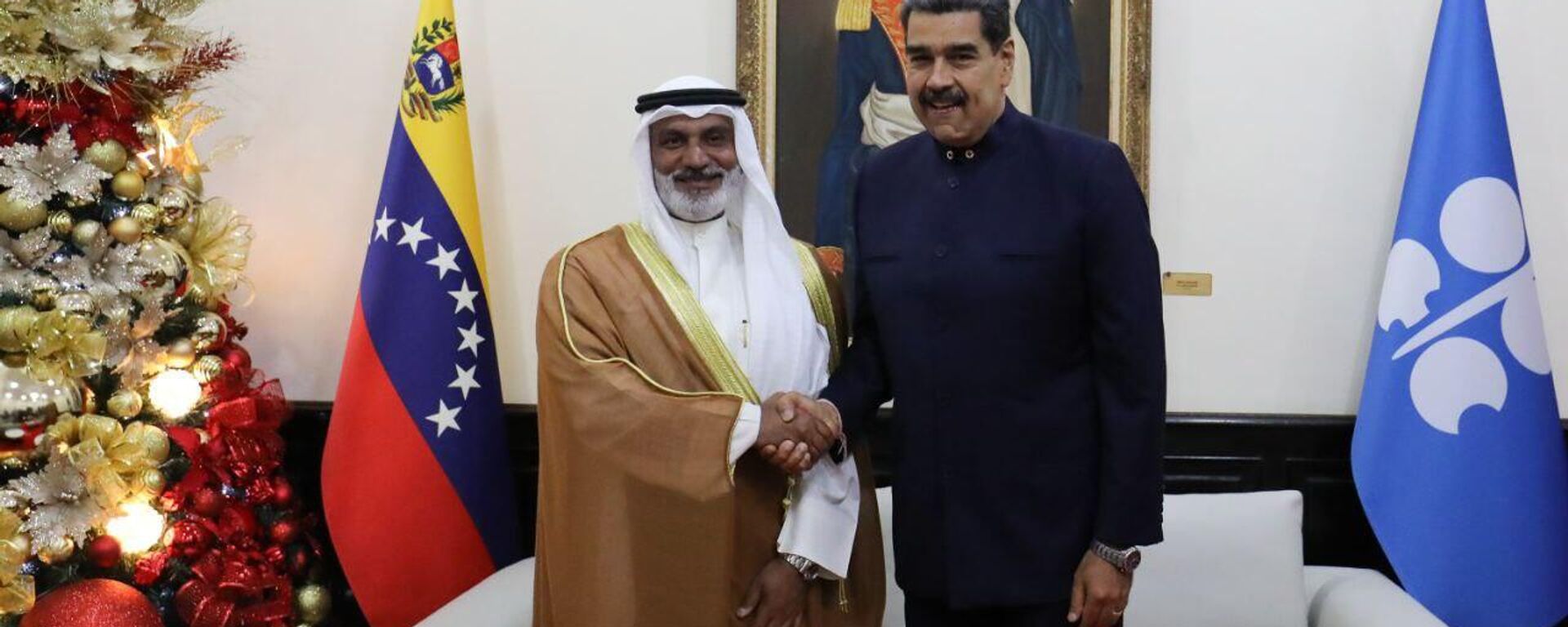 El presidente venezolano Nicolás Maduro y Haitham Al Ghais, secretario general de la Organización de Países Exportadores de Petróleo (OPEP) - Sputnik Mundo, 1920, 09.10.2024