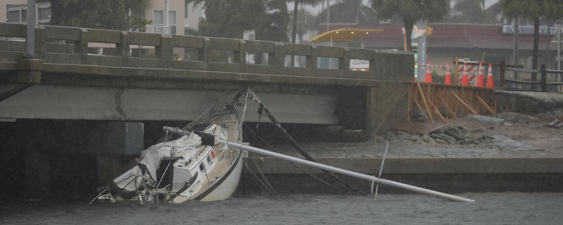 El huracán Milton ha causado diversos daños en su ruta hacia Florida, en EEUU. - Sputnik Mundo, 1920, 09.10.2024