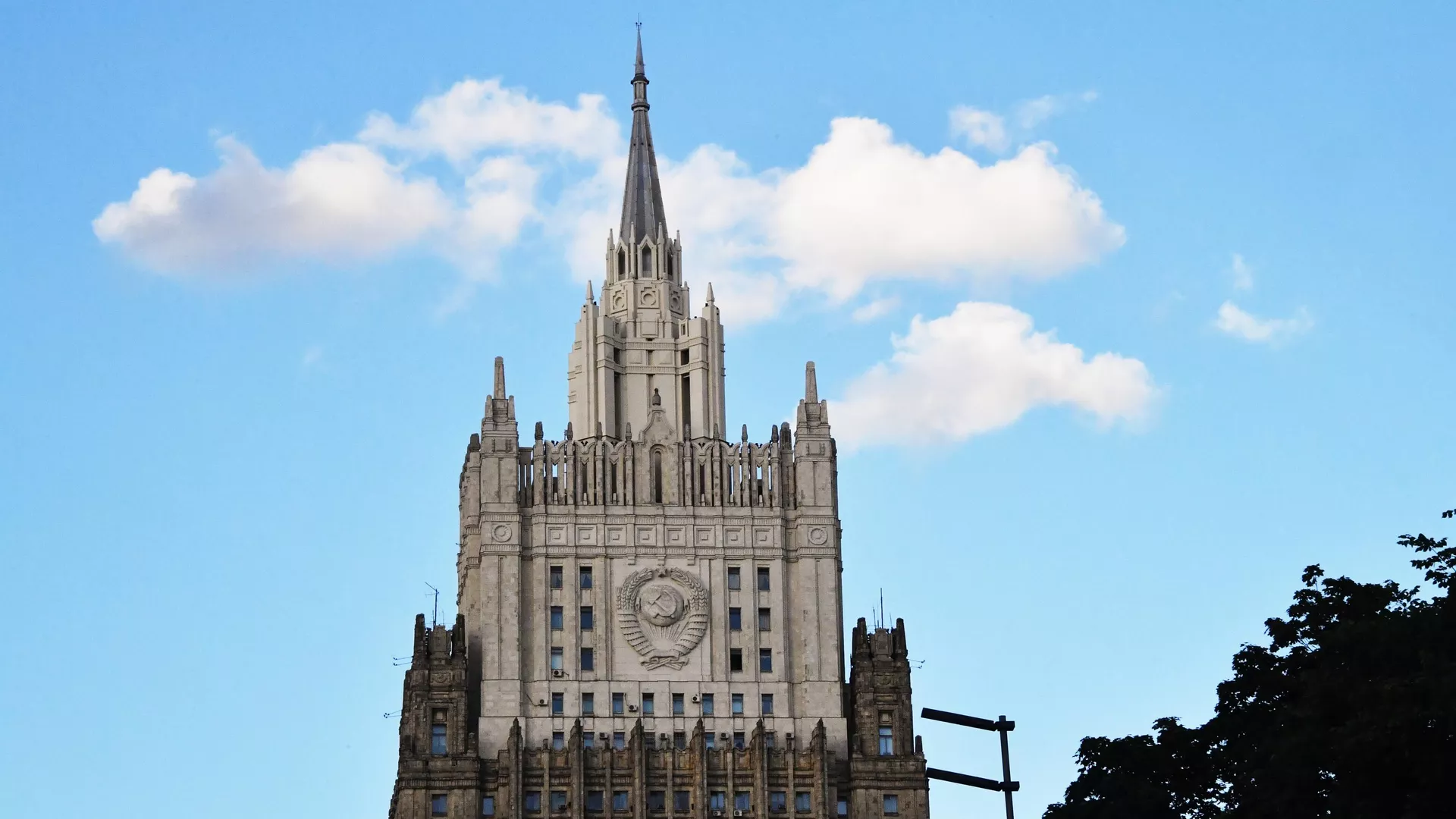 El edificio del Ministerio de Asuntos Exteriores de Rusia  - Sputnik Mundo, 1920, 08.11.2024