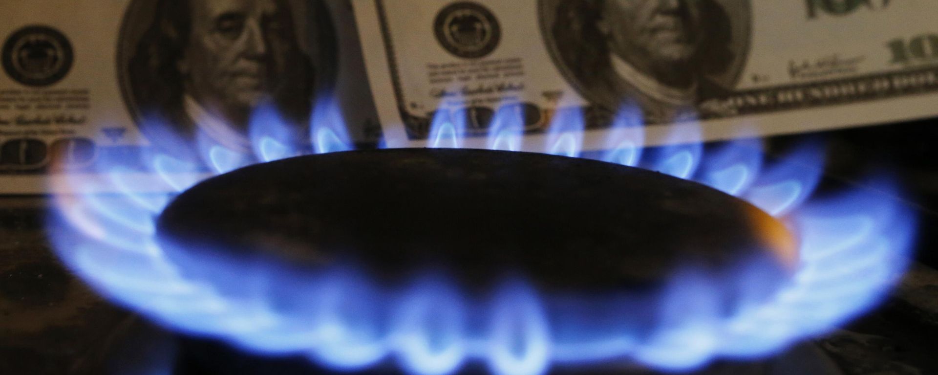 Gas y billetes de dólar - Sputnik Mundo, 1920, 29.09.2026