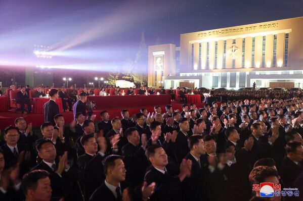 El concierto dedicado al 79.° aniversario de la fundación del Partido del Trabajo de Corea. - Sputnik Mundo