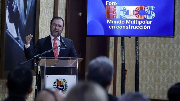 Yván Gil  - Sputnik Mundo