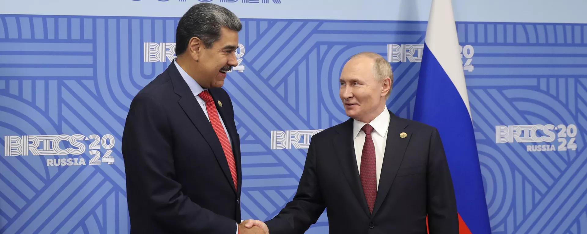 El presidente venezolano, Nicolás Maduro, y su par ruso, Vladímir Putin, se reúnen al margen de la XVI Cumbre de los BRICS en Kazán, Rusia  - Sputnik Mundo, 1920, 23.10.2024