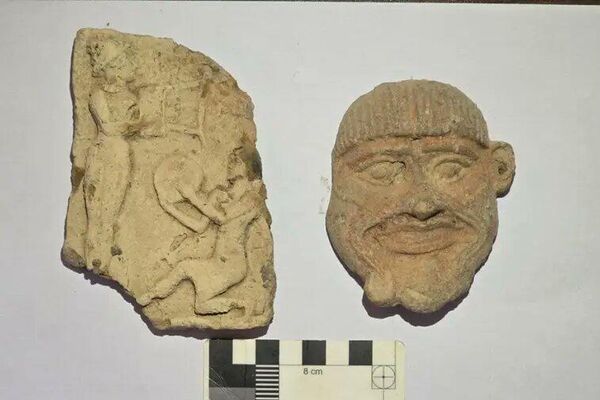 Cerámica decorativa de la antigua Babilonia, hallada por arqueólogos - Sputnik Mundo