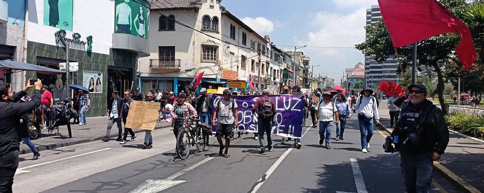 Marcha popular en Ecuador rechaza manejo gubernamental de crisis energética - Sputnik Mundo, 1920, 01.11.2024