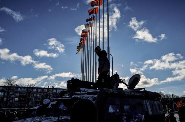 Como señaló el gobernador de San Petersburgo, Alexandr Beglov, de las 22 unidades del equipo presentado, solo tres son de fabricación ucraniana. El resto son estadounidenses, canadienses y europeas. - Sputnik Mundo