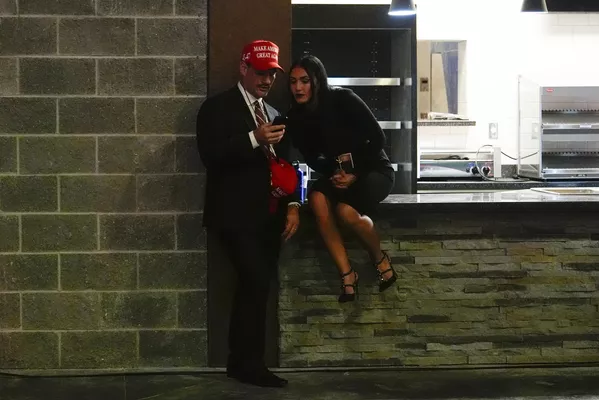 Seguidores llegan a una fiesta electoral del candidato presidencial republicano Donald Trump, en West Palm Beach, Florida. Seguidores llegan a una fiesta electoral del candidato presidencial republicano Donald Trump, en West Palm Beach, Florida. - Sputnik Mundo