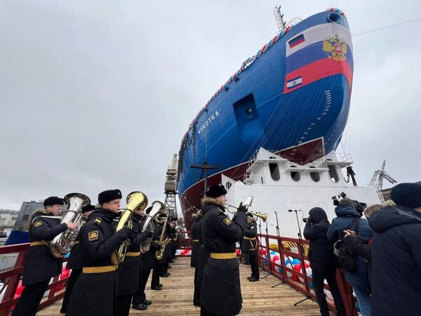 La ceremonia de botadura del rompehielos nuclear Chukotka (Proyecto 22220) tuvo lugar en la ciudad rusa de San Petersburgo. - Sputnik Mundo