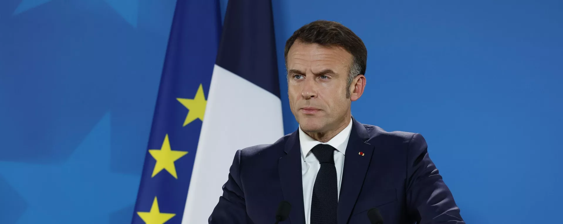 Emmanuel Macron, presidente francés, habla durante una rueda de prensa en una cumbre de la UE en Bruselas, el 17 de octubre de 2024  - Sputnik Mundo, 1920, 07.11.2024