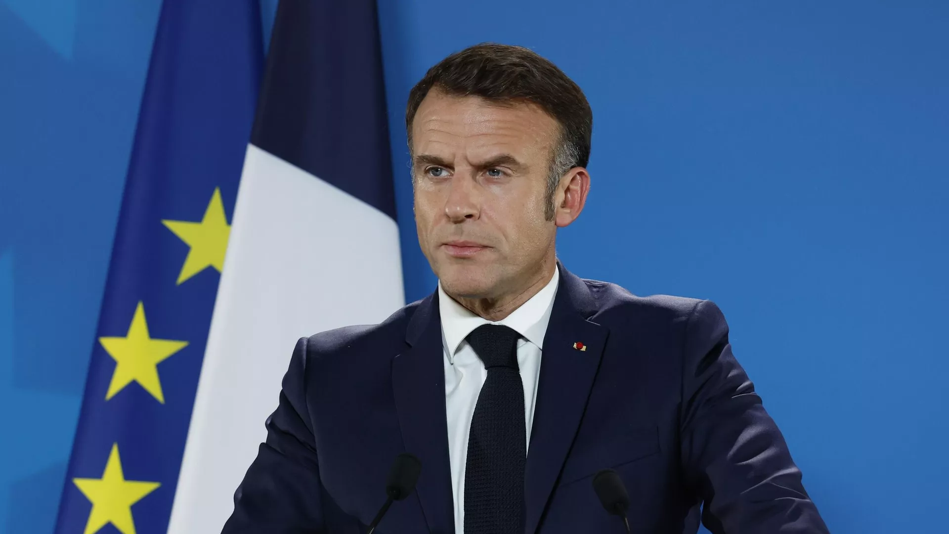 Emmanuel Macron, presidente francés, habla durante una rueda de prensa en una cumbre de la UE en Bruselas, el 17 de octubre de 2024  - Sputnik Mundo, 1920, 07.11.2024