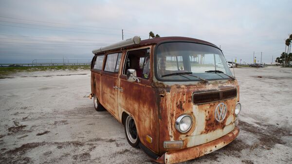 Un viejo microbús de Volkswagen - Sputnik Mundo