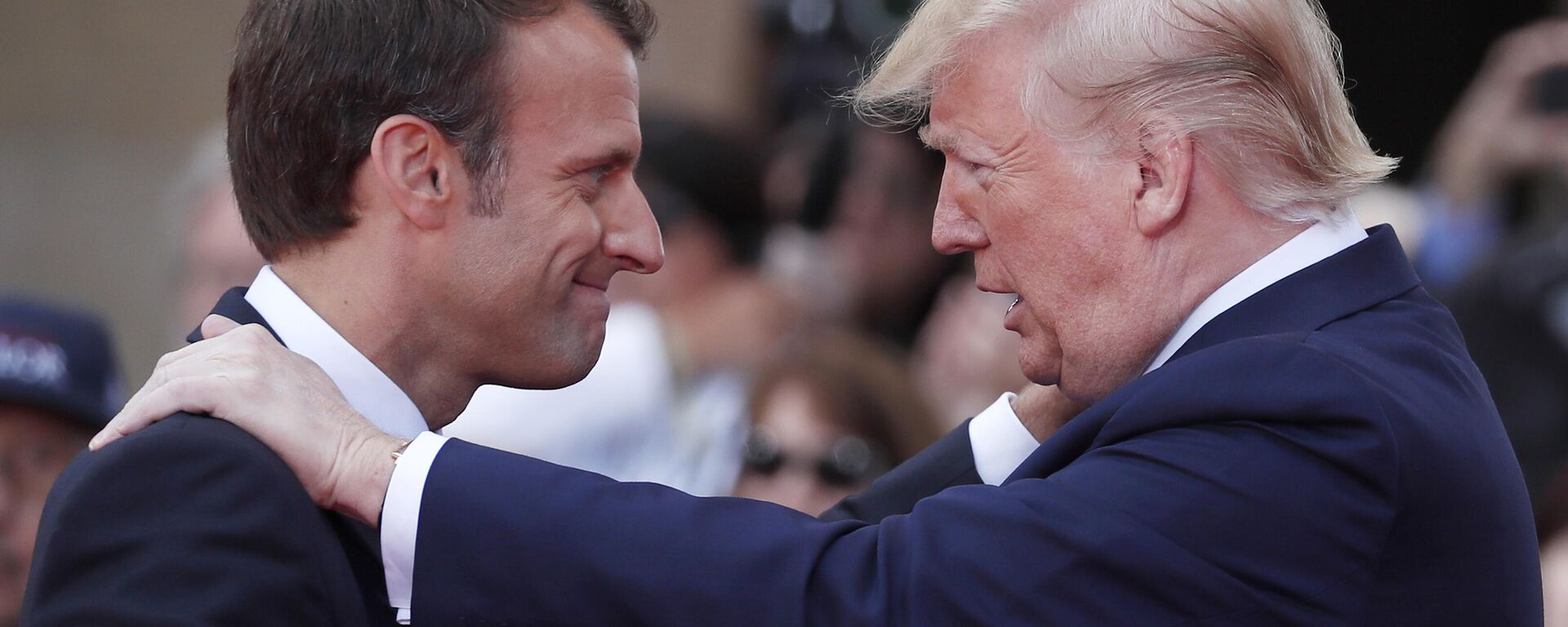 Emmanuel Macron, presidente de Francia, y Donald Trump, presidente electo de EEUU - Sputnik Mundo, 1920, 12.11.2024