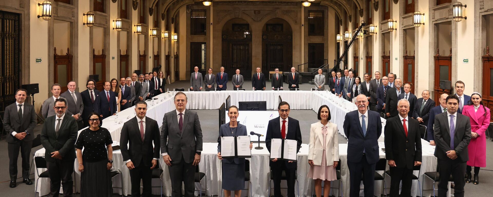 Gobierno de México firma con empresarios acuerdo contra la inflación - Sputnik Mundo, 1920, 12.11.2024