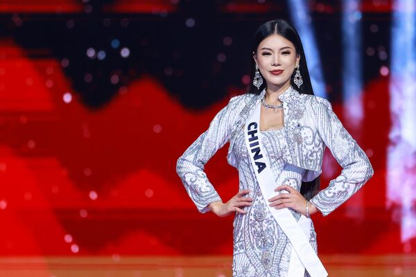 Miss China, Jia Qi, representa a su país en el 73.º concurso de belleza Miss Universo. - Sputnik Mundo