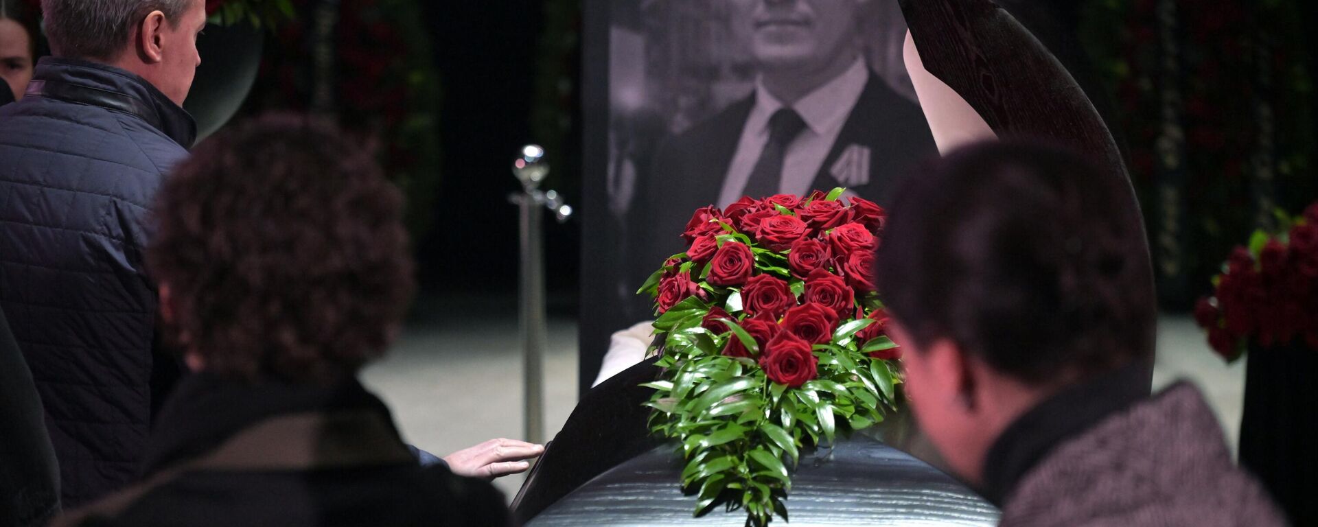 Acto de despedida del periodista Semión Eriomin, corresponsal de guerra del canal de noticias ruso Izvestia, asesinado en la zona de combates - Sputnik Mundo, 1920, 17.11.2024